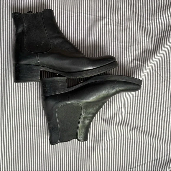 90’s vintage Prada Black Chelsea Boots - Picture 3 of 4